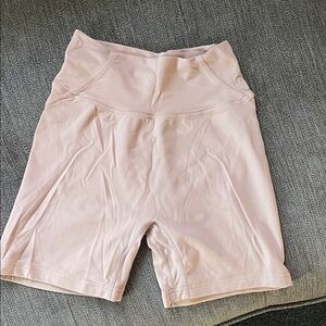 Alphalete Aura 5” Short Sand Size M